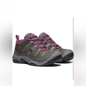 KEEN Women's Circadia Low Height Comfortable Waterproof Hiking Shoes.